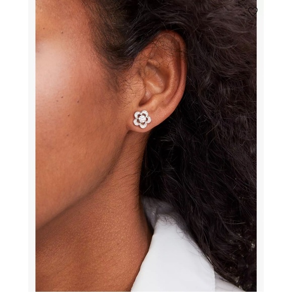 KATE SPADE • Silver Stencil Scallops Crystal Earrings - Picture 2 of 5